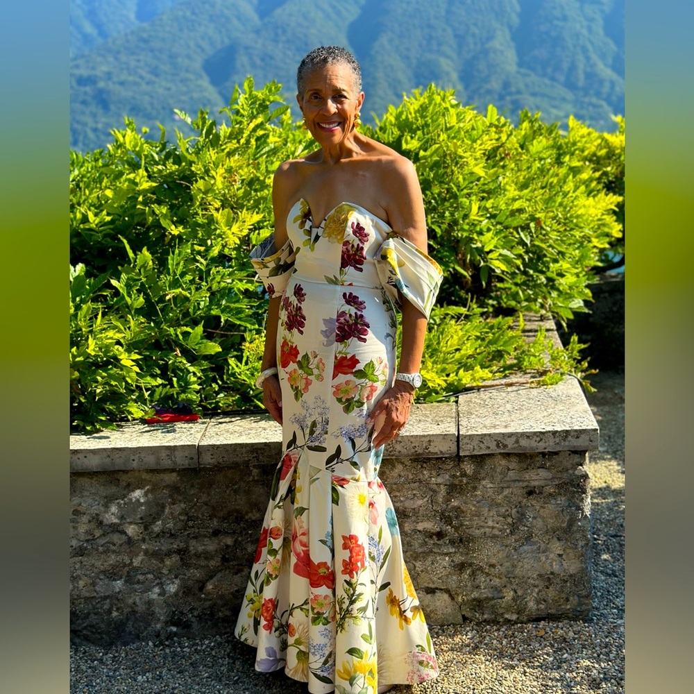 Summer gown. Cotton. Worn once. Professionally dry cleaned.